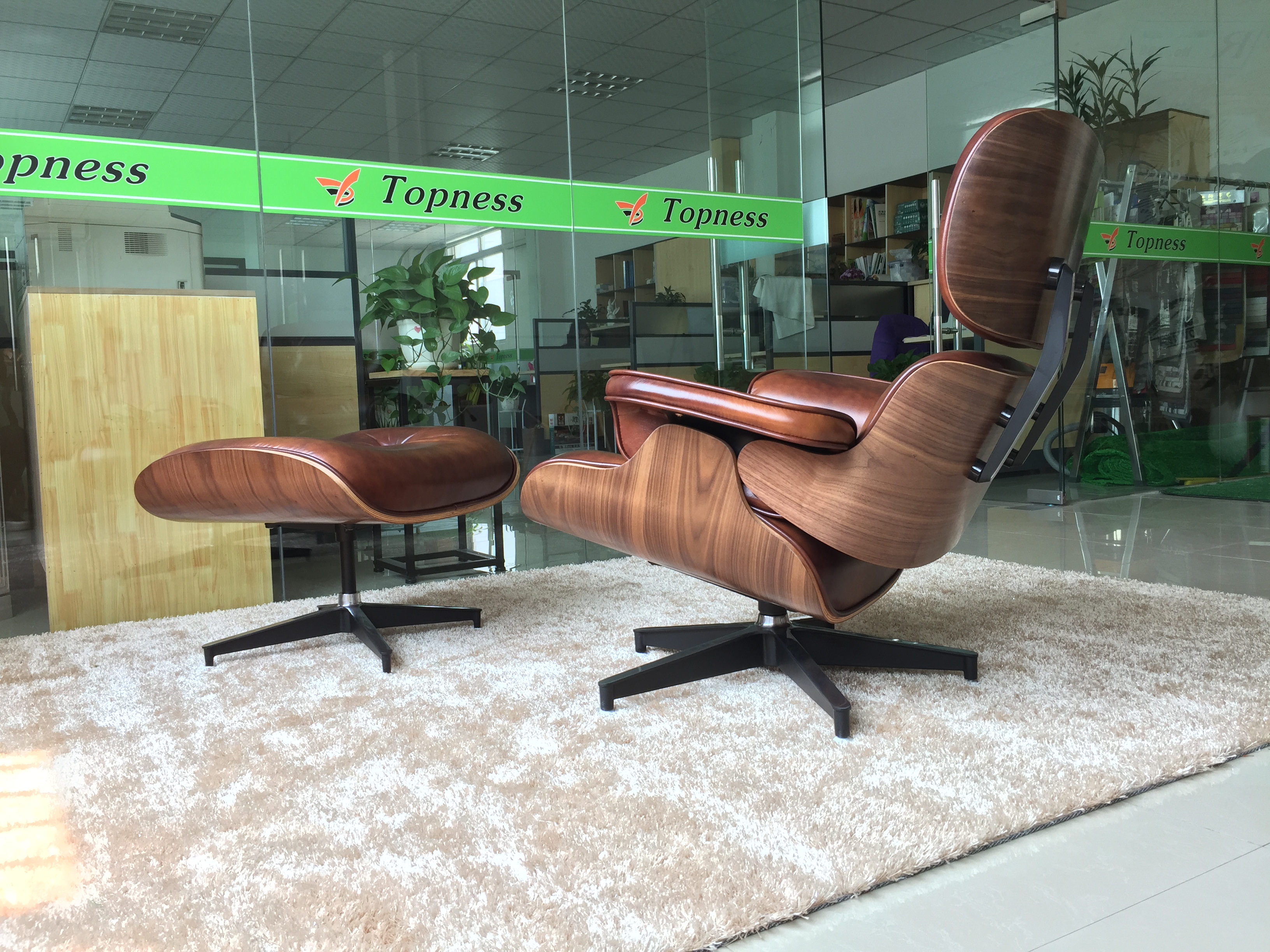 Eames Lounge Chair with PU